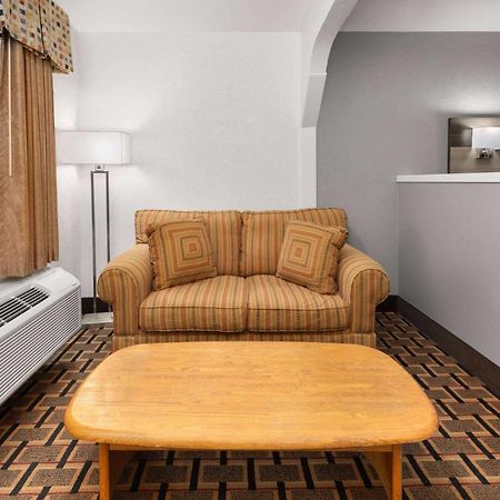 Ramada Limited San Angelo Motell Exteriör bild
