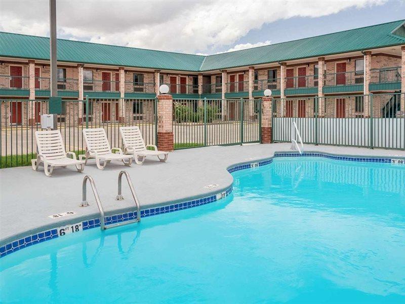 Ramada Limited San Angelo Motell Exteriör bild