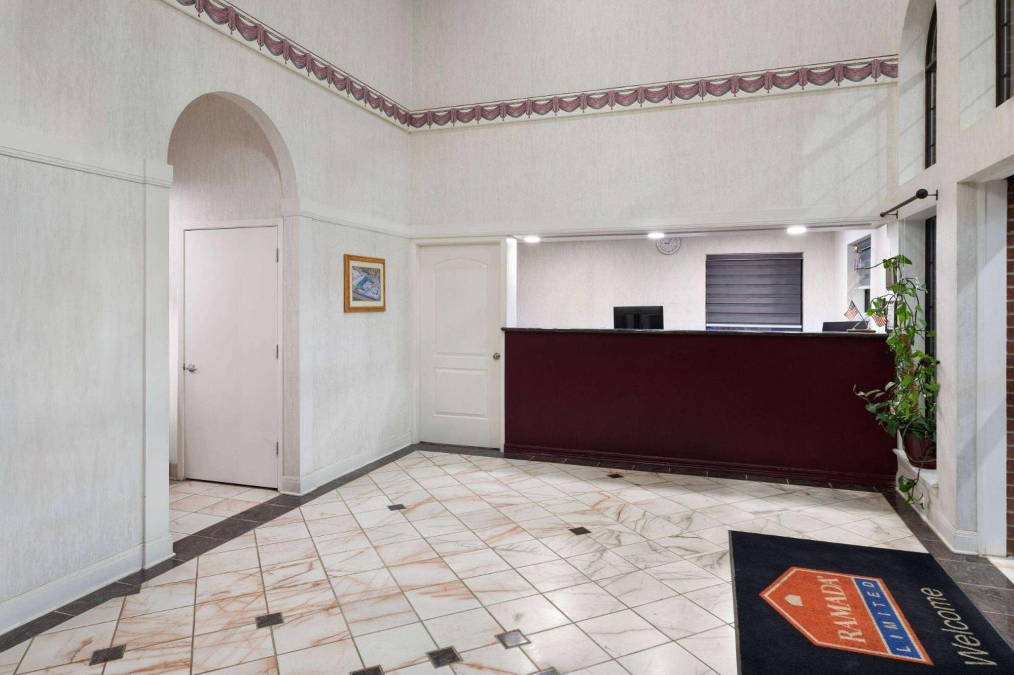 Ramada Limited San Angelo Motell Exteriör bild
